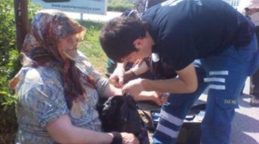 Bursa'da 2 Otomobil &Ccedil;arpıştı: 4 Yaralı