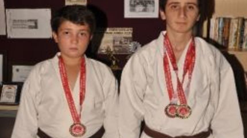 Side Belediyesi Gen&ccedil;lik Merkezi Karatecileri Milli Takım Kampına Katılacak