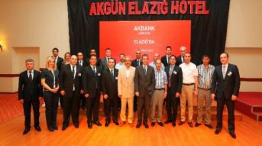 Akbank, M&uuml;şterisi İle Buluştuğu Toplantıların 13.'s&uuml;n&uuml; Elazığ'da Yaptı