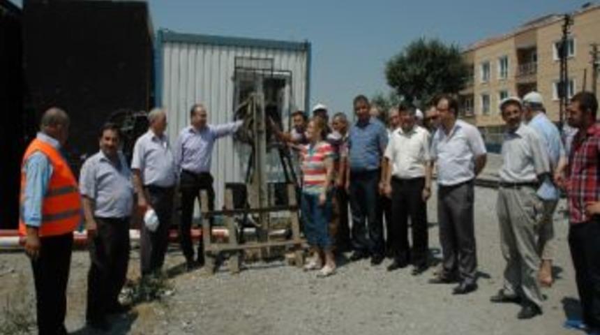 Barbaros Mahallesi'nden Ge&ccedil;en Tren Yoluna Bariyer Kuruluyor