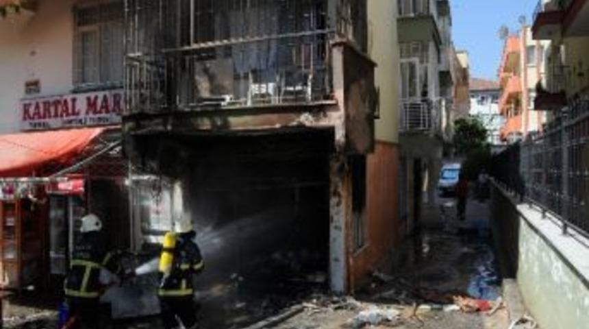 &Ccedil;akmak Deposunda &Ccedil;ıkan Yangın Korkuttu