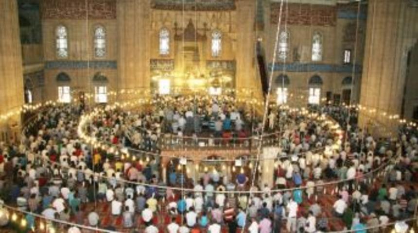 Selimiye&rsquo;de Ramazan'ın İlk Cuma Namazı Kılındı