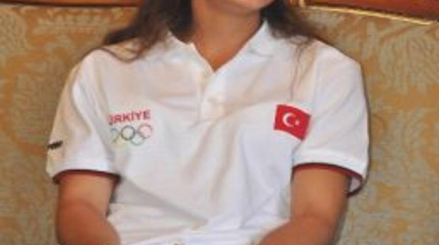 Olimpiyatlara Katılacak Milli Sporcular Vali Altıparmak&rsquo;ı Ziyaret Etti