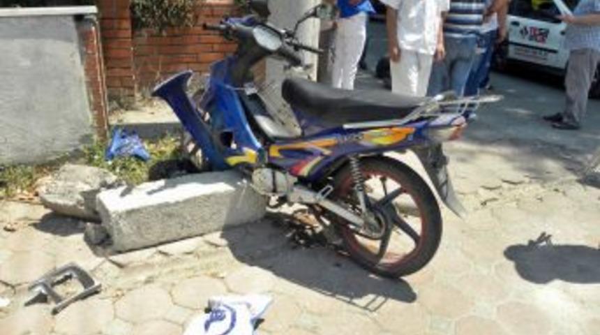 Otomobilin &Ccedil;arptığı Motosikletli Yaralandı