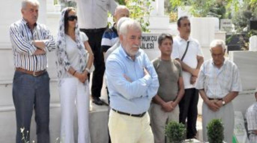 Beşiktaş'ın, Unutulmaz Futbolcularından Vedat Okyar Mezarı Başında Anıldı