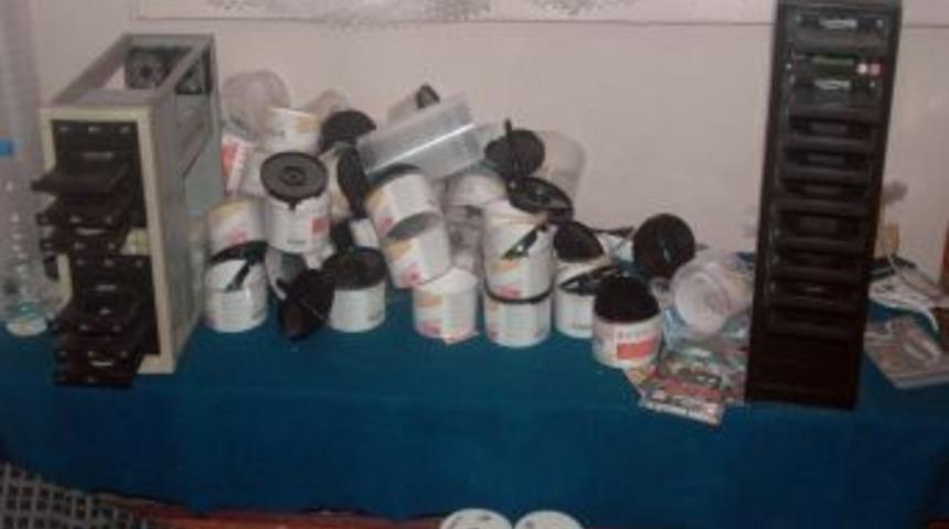 Başkent'te Korsan CD Operasyonu