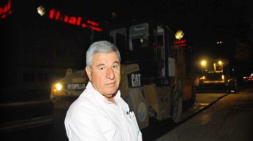 Belediye Ekipleri Gece G&uuml;nd&uuml;z &Ccedil;alışıyor