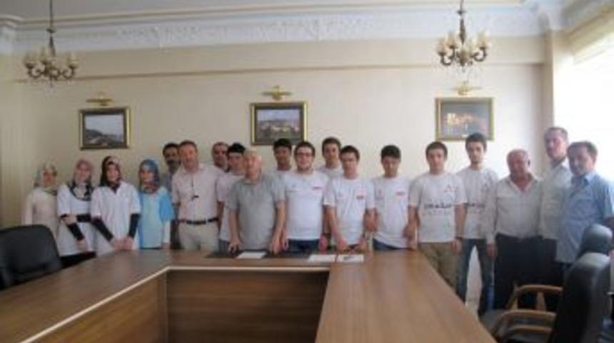 FEM Dershanesi Gebze Şubesi'nden T&uuml;rkiye 10.su