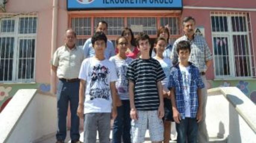 Saruhanlı Cumhuriyet İlk&ouml;ğretim Okulu Sbs'de İl&ccedil;e Birincisi Oldu