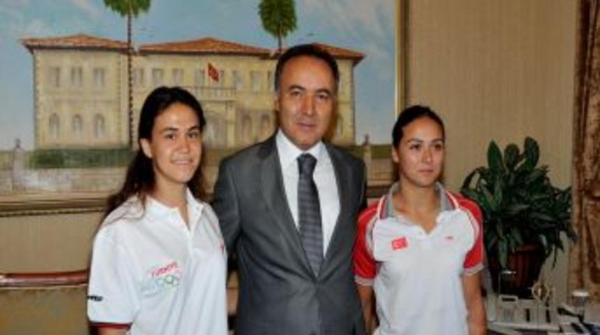 Olimpiyat Oyuncuları Antalya Valisi’ni Ziyaret Etti