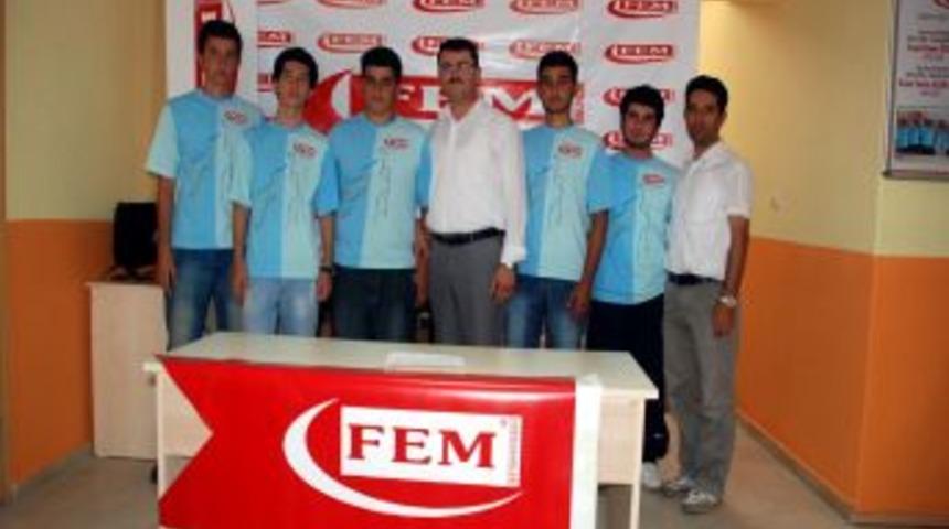 Sinop FEM Dershanesi LYS'de Başarısını S&uuml;rd&uuml;rd&uuml;