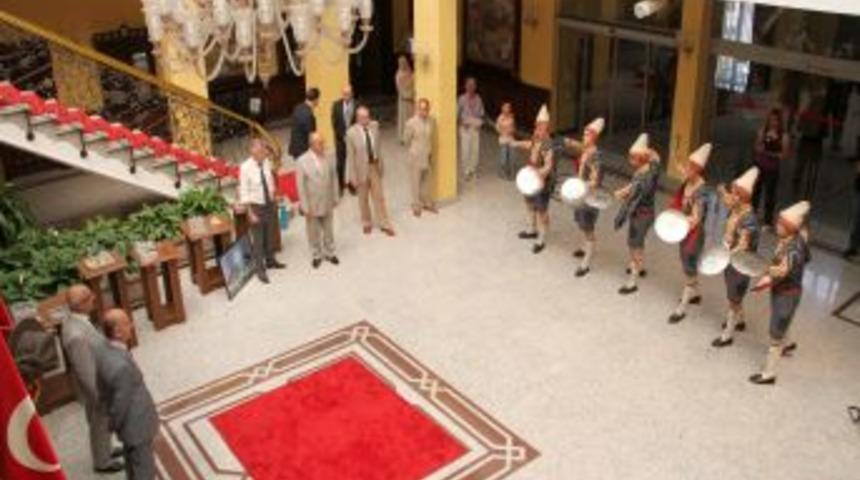 Vali Harput&rsquo;tan D&uuml;nya Şampiyonu Bursa Kılı&ccedil;-Kalkan Ekibine Altın