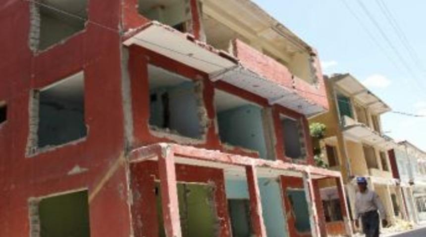 Van&rsquo;da Depremin İzleri Hala Silinemedi