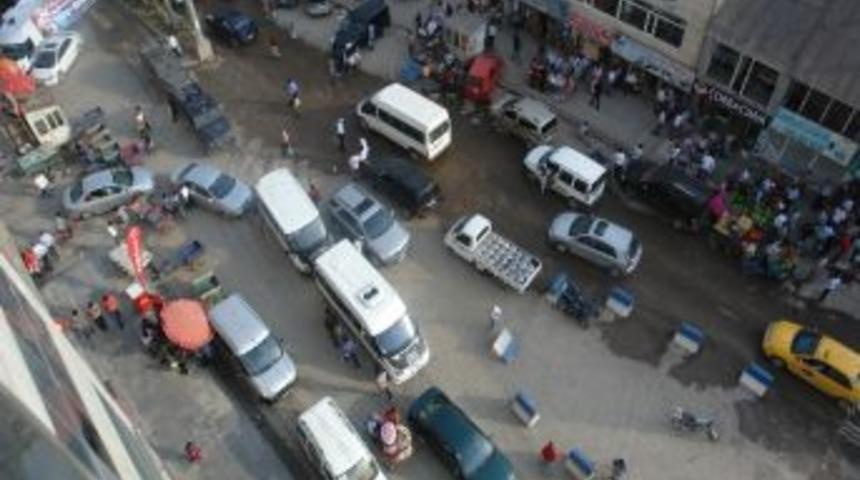 Y&uuml;ksekova'da Kaldırım Rezaleti