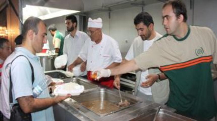 İHH Gezici Aşevi TIR&rsquo;ının Ilk Durağı Bursa Oldu