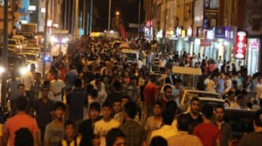 Hakkarililer, Ramazan'ın Coşkusunu Yaşıyor