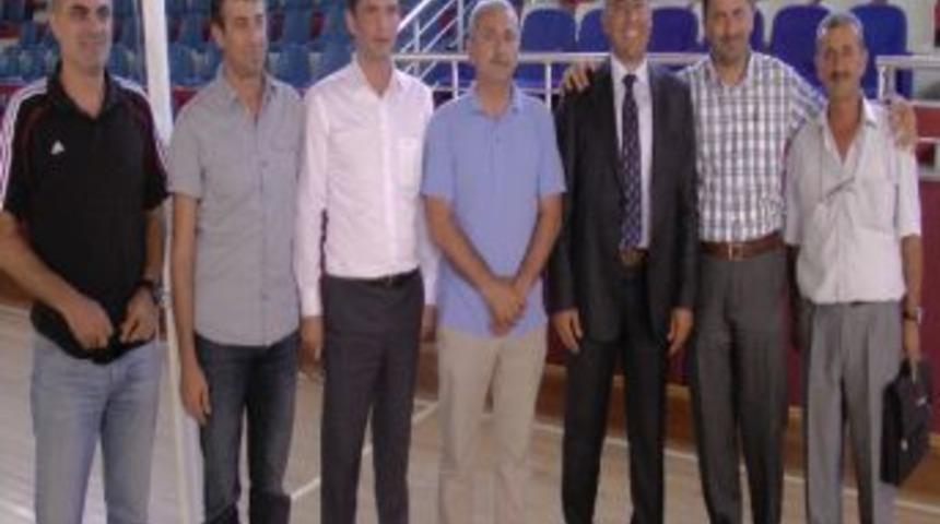 Ak&ccedil;akoca Şehir Stadı Yenileniyor