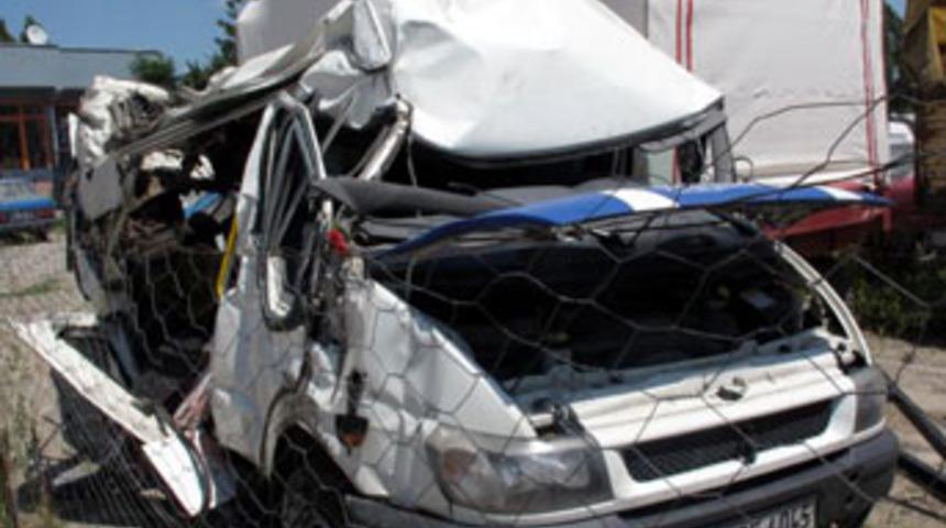 Ağrı'da kaza; 13 &ouml;l&uuml;