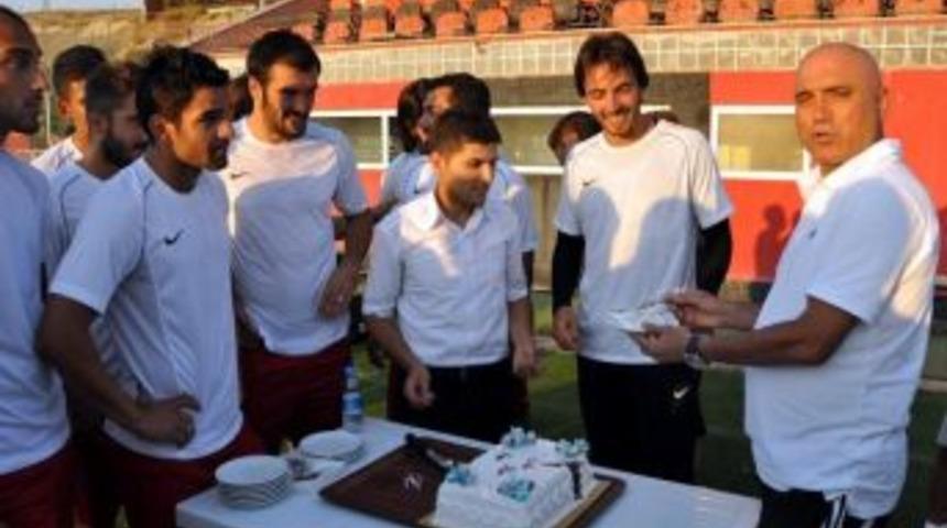 Kaleci Birni&ccedil;an&rsquo;a Doğum G&uuml;n&uuml; S&uuml;rprizi