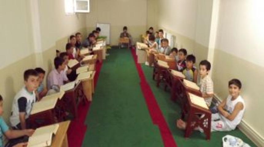 Hem Kur&rsquo;an &Ouml;ğreniyor, Hem Oyun Oynuyorlar