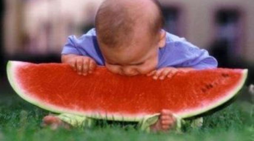 Karpuz Susuzlukla M&uuml;cadelede En Etkili Besinlerden Biri