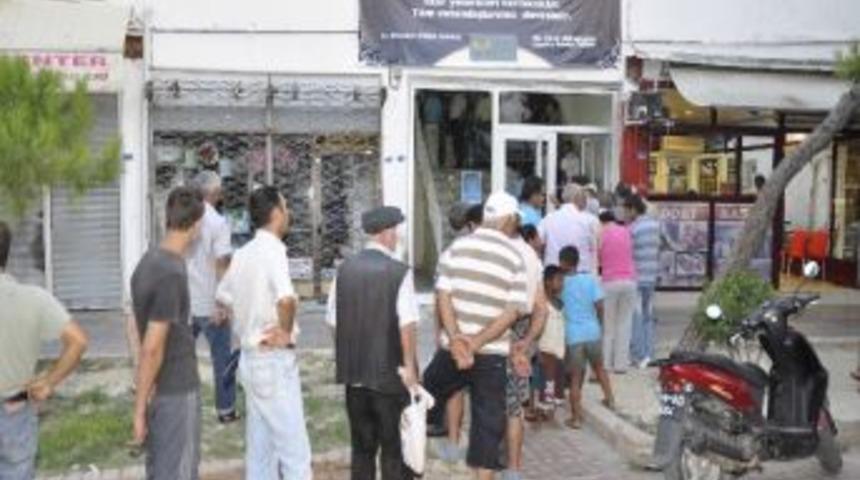 Kuşadası Belediyesi'nden Herg&uuml;n 1500 Kişiye İftar Yemeği