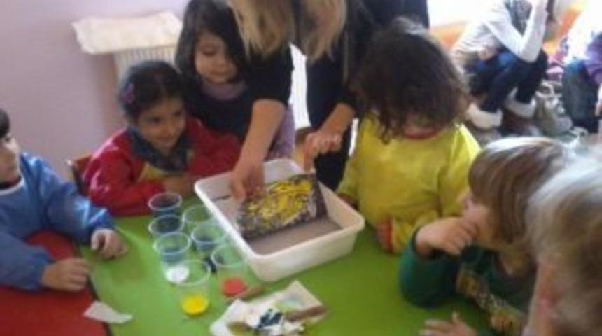 Didimli Minikler Ebru Sanatını &Ouml;ğreniyor