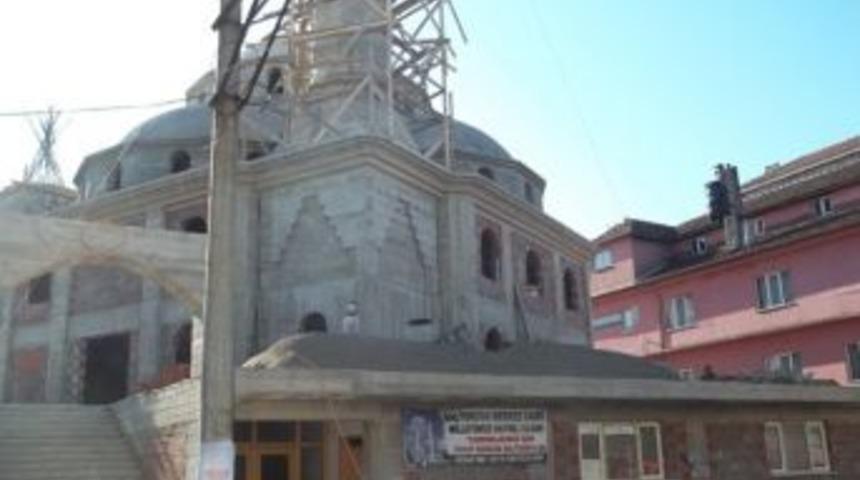 Saltukova&rsquo;da Bulunan Merkez Camii Y&uuml;kselmeye Devam Ediyor