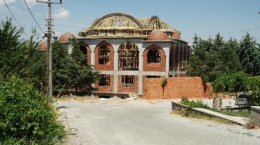 Uluborlu Merkez Camii Inşaatının Y&uuml;zde 50'si Tamamlandı