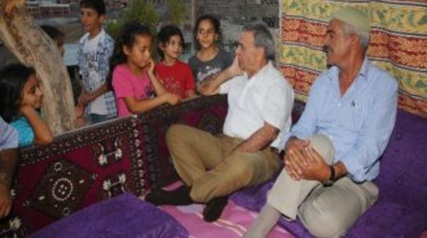 İzmir B&uuml;y&uuml;kşehir Belediye Başkanı Aziz Kocaoğlu, İlk İftarını Muşlu Alev Ailesinin Yanında A&ccedil;tı