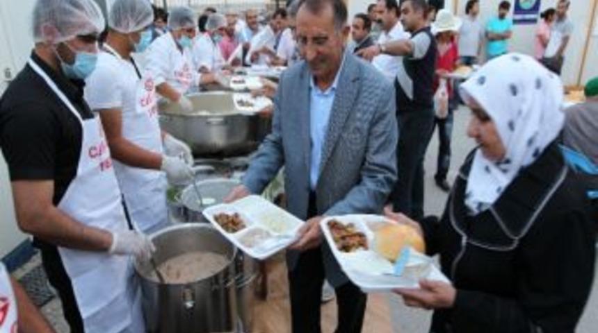 Van Belediyesi &Ccedil;adırında İlk İftar