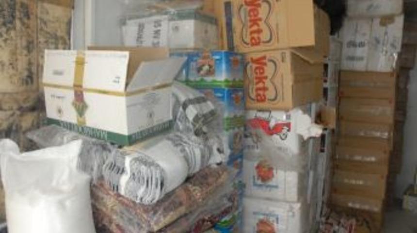 Başkale'de Ka&ccedil;ak Gıda Malzemesi Ve Sigara Ele Ge&ccedil;irildi