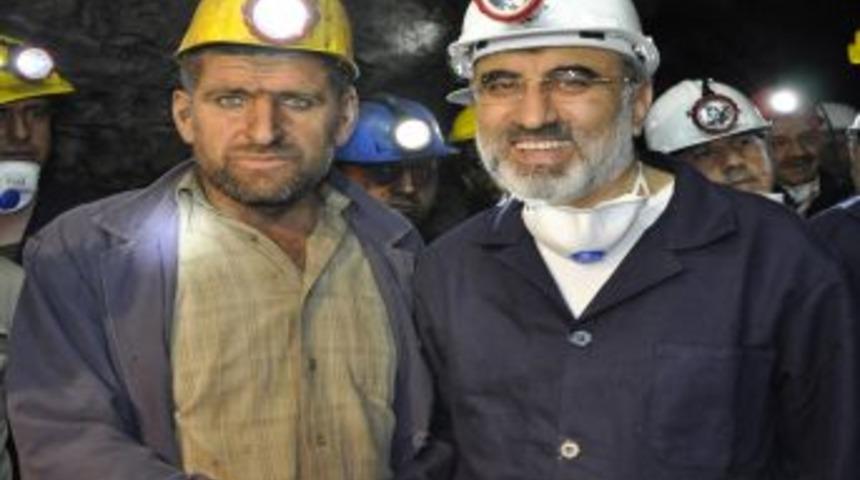 Enerji Bakanı Ilk Iftarını 500 Metre Derinlikteki Maden Ocağında Yaptı