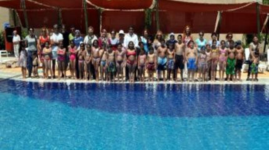 &Ouml;zel Kardelen Koleji Y&uuml;zme Kursu Sona Erdi