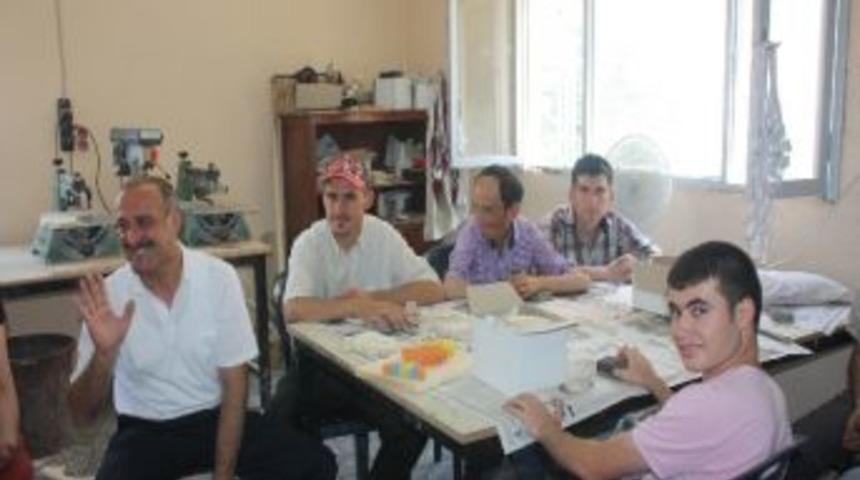 Kula Belediye Başkanı Aşkın'dan Ekolojik Oyuncak Merkezine Ziyaret