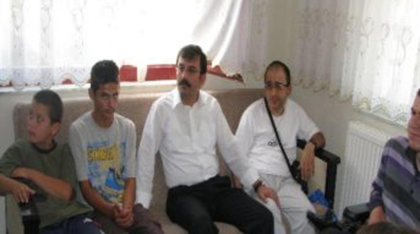 Başkan Uzunkaya &Ccedil;ocukları Sevindirdi