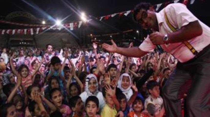 İftar Sofrasında &Ccedil;ocuk Bereketi