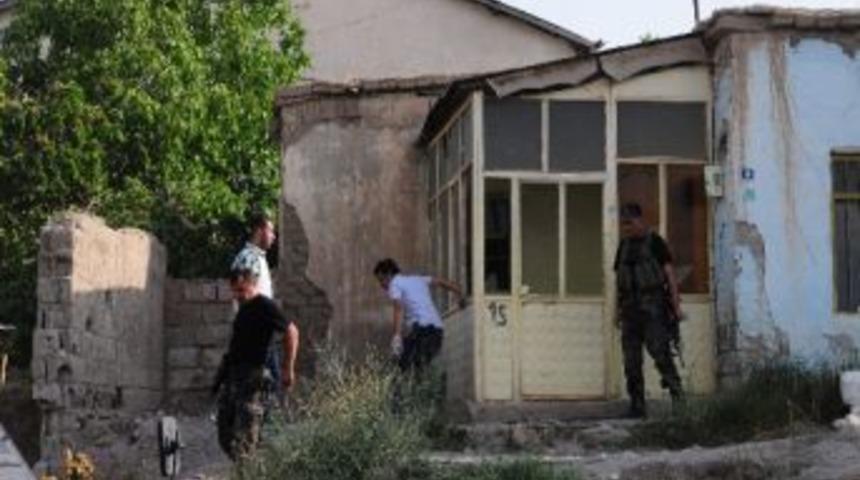 Polisten Metruk Binada Bomba Aradı