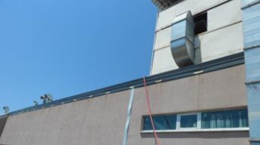 Ak&ccedil;ay Avm&rsquo;de Yangın Paniği