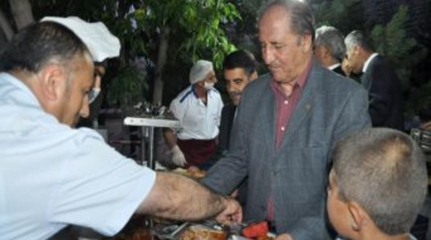 Ramazan'ın Ilk Iftar Topu Serhat Şehri Kars&rsquo;tan Atıldı