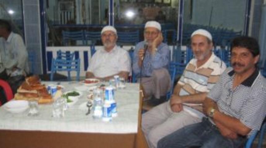 L&uuml;leburgaz'da Bin Kişiye İftar Yemeği