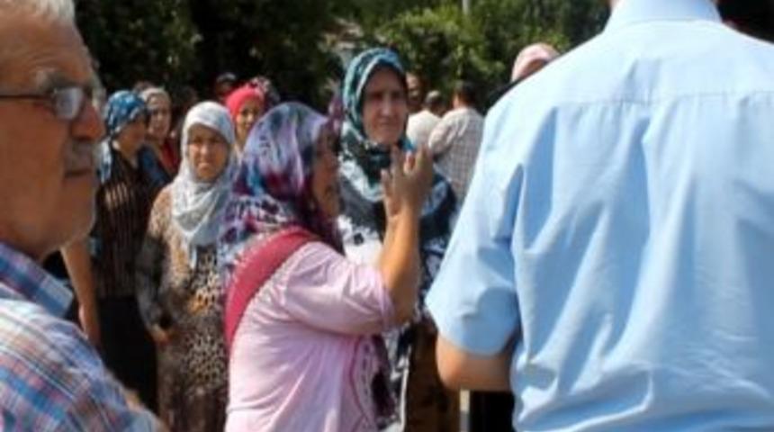 Torununu G&ouml;rmeye Gelen Eski Damadını Bı&ccedil;akladı