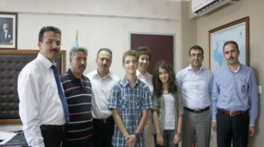 Sema Ve Sabah'ın Şampiyonları Aksaray Milli Eğitim M&uuml;d&uuml;r&uuml;'n&uuml; Ziyaret Etti