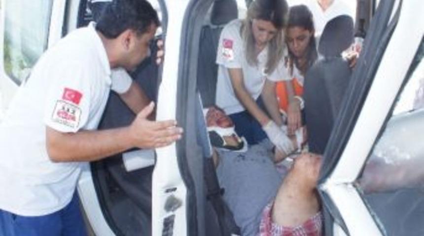 Nazilli&rsquo;de Trafik Kazası; 1&rsquo;i Ağır 3 Yaralı