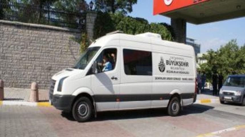 Polisi Şehit Eden Ter&ouml;ristin Cenazesini Ailesi Aldı