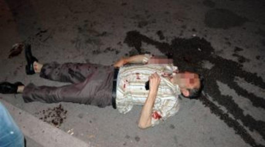 İki kardeşi &ouml;ld&uuml;resiye d&ouml;v&uuml;p bı&ccedil;akladılar