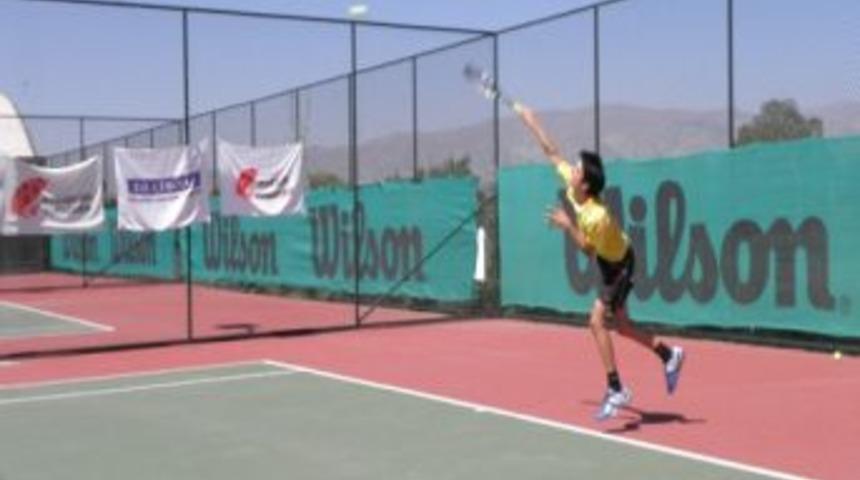 Yaz Kupası Tenis M&uuml;sabakaları Tamamlandı