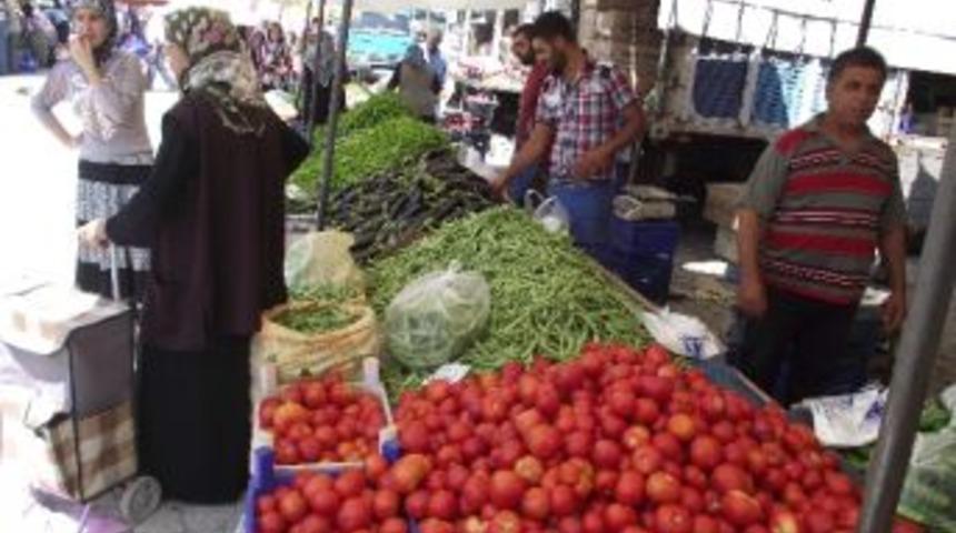 Kulu&lsquo;da Semt Pazarlarında Ramazan Hareketliliği