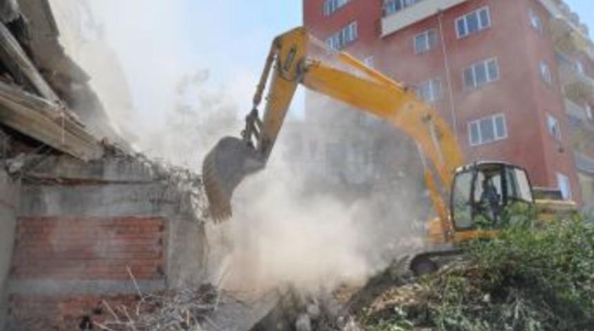 Mudanya Sosyal Yaşam Merkezi İçin Yıkım Çalışmaları Başladı