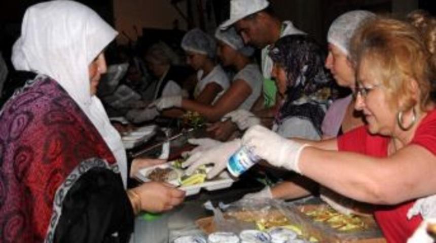 Tepebaşı Belediyesi Ramazan Boyunca Mahallelerde Sokak İftarları Ger&ccedil;ekleştiriyor